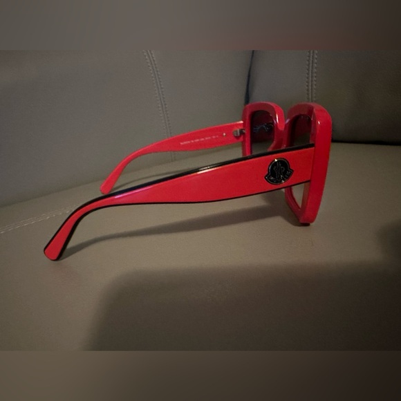 New Moncler Blanche Sunglasses - Picture 9 of 16